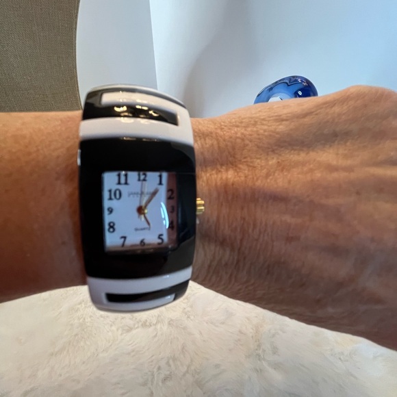 Joan Rivers Monochrome Striped Quartz Watch - Picture 6 of 8